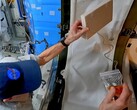 Science YouTuber Steve Mould has revisited the chain fountain effect he discovered – this time aboard the ISS, with help from astronaut Don Pettit. (Image source: Steven Mould)