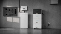 The SunEnergyXT 500 PRO AC Core adds up to 90 kWh of retrofit storage capacity to solar installations