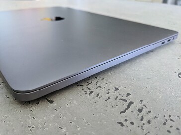 The MacBook Pro is still one of the sleekest designs on the market. (Source: Notebookcheck)
