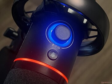 Main body: mute button, gain/volume knob