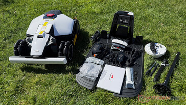 Scope of delivery of Luba Mini AWD 800...