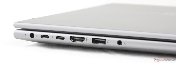 Left: AC adapter, 2x USB-C Thunderbolt 4 w/ Power Delivery + DisplayPort 2.1, HDMI 2.1, USB-A (5 Gbps), 3.5 mm headset