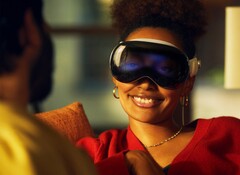 Vision Pro has a second display on the outside to indicate 'Transparency Mode'. (Image: Apple)