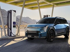 The Kia EV9 will come with 1,000 kWh complimentary charging in the US. (Image source: Kia)