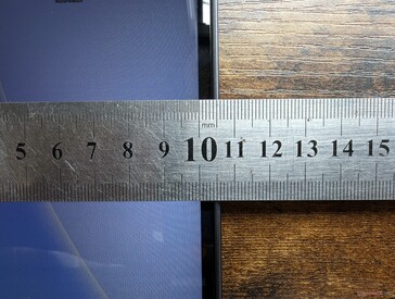 Narrow side bezels