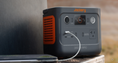 The Solar Generator 300 Plus. (Source: Jackery)