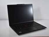 Hot laptop model runs too hot: ThinkPad T14 Gen 5 AMD too powerful for its own good (image source: Benjamin Herzig)