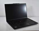 Hot laptop model runs too hot: ThinkPad T14 Gen 5 AMD too powerful for its own good (image source: Benjamin Herzig)