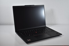 Hot laptop model runs too hot: ThinkPad T14 Gen 5 AMD too powerful for its own good (image source: Benjamin Herzig)