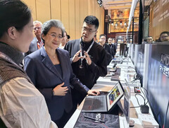 AMD&#039;s Lisa Su using the MINISFORUM V3 at AMD&#039;s recent AI ​​PC Innovation Summit. (Image source: MINISFORUM)