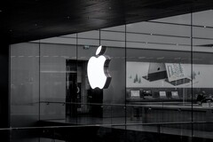 On average, Apple has raised its prices on popular products by over 23% in Turkey. (Image source: Hussam Abd)