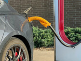 Cooling a Supercharger handle with a wet towel (Image source: Out of Spec/X)