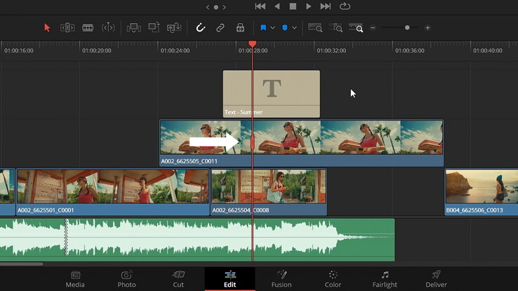 If no clip is selected, there is an optical clue what clip will be affected by applying an effect