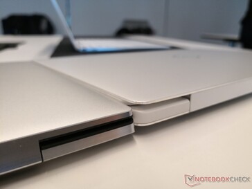 2019 XPS 13 (right) vs. 2020 XPS 13 (left). Note the more prevalent use of metal on the newer model