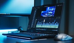 The currently most affordable version of the Lenovo Legion Pro 7i Gen 10 OLED is on sale for $450 off (Image source: Alex Wätzel)