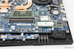 2 W stereo speakers near the front two corners of the notebook 2 W stereo speakers near the front two corners of the notebook