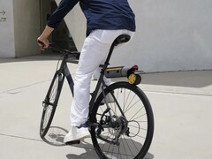 The PikaBoost 2 e-bike kit is crowdfunding. (Image source: Livall)