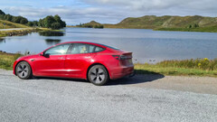 Model 3 production bottlenecks may finally be over (image: Tesla)