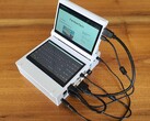 Mini-ITX-Notebook mit zwei Displays (Bild: APU_enthusiast)