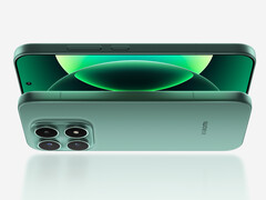 The Xiaomi 17 in its new green finish.