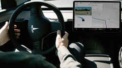 There is a new Autopilot tutorial video now (image: Tesla/YT)