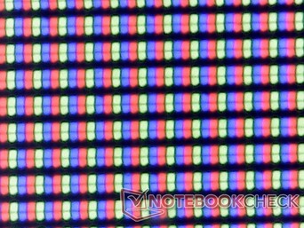 Sharp subpixels due to the overlying Gorilla Glass 5 layer