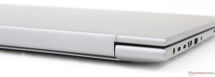 Rear: No ports