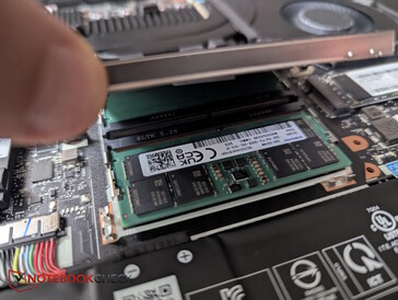 2 RAM slots