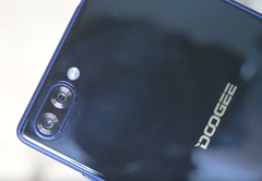 Does that budget smartphone actually use both cameras on the back? (Image: Mrwhosetheboss, YouTube)