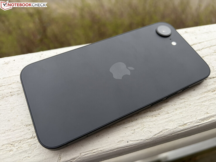 Apple iPhone 17e
