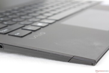Full carbon body contrasts the usual aluminum alloy of most other laptops