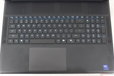 A few keys have been changed when compared to the older Alienware m18 R2 like the Power button and new "Stealth mode" key