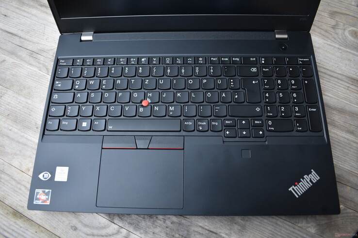 ThinkPad P15v G3: Keyboard area