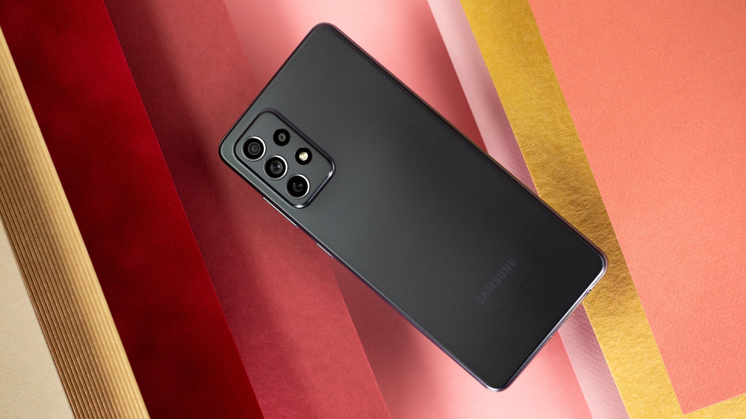 Samsung Galaxy A73 với camera chất lượng cao và pin trâu đã sẵn sàng đưa bạn vào thế giới của những bức hình đẹp nhất. Click để khám phá ngay!