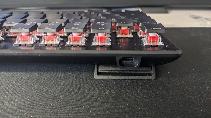 Turtle Beach Vulcan II TKL keyboard USB-C port