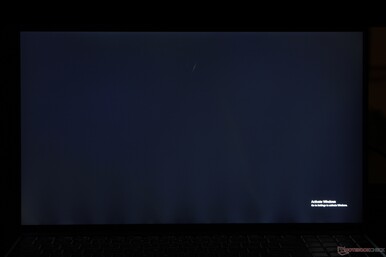 Backlight bleeding can be seen along the top and bottom edges when displaying an all-black screen