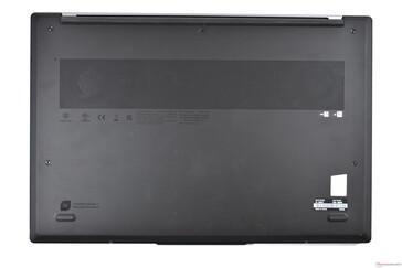 ThinkPad Z16: aluminum bottom