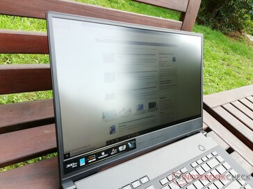 Asus Zephyrus S15 in outdoor use