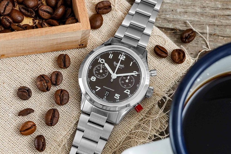 The new 417 ES Mocha Flyback Date watch also ships with stainless steel bracelet (Image source: Hanhart)