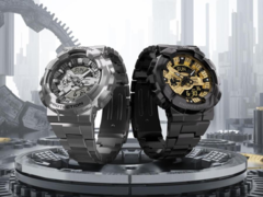 The Casio G-Shock GM-110D-8AJF (left) and the G-Shock GM-110BD-1A9JF (right). (Image source: Yahoo! Japan)