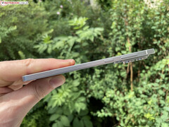 Xiaomi's now-canceled ultra-thin smartphone would have challenged the Galaxy S25 Edge (pictured).