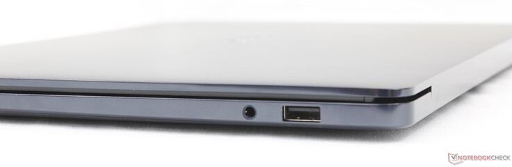 Right: 3.5 mm headset, USB-A 3.2 Gen. 1