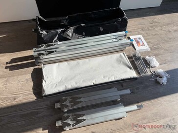 What's included in the package before assembly.