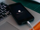 Apple has officially released the iOS 14.8 update for iPhones (Image: Szabo Viktor)