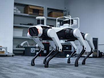 Front and side view of the robot (Image source: iF Design)