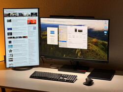 The MacBook Air 13 M3 used with two external screens.