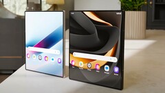 The Samsung Galaxy Z Fold7 is allegedly 4.4-4.5 mm thick, not 3.9 mm. (Image source: TT Technology, YouTube)