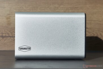 The aluminum housing gives the F4-425 Pro a high-quality look.