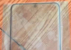 The Galaxy S11+ looks set for rounded display corners all around. (Source: @universeice)