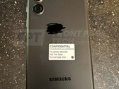 A leaked live photo of the Samsung Galaxy S22 Ultra. (Image: FrontPageTech)